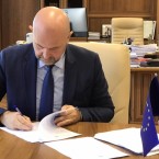 Боля требует расследовать, как Lukoil Moldova получил терминал в аэропорту