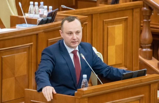 {Парламентской оппозиции хотят заткнуть рты } Молдавские Ведомости