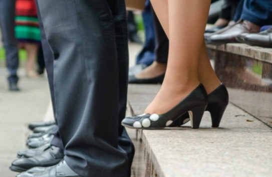 {Избиратели хотят политика-мужчину - кто же тогда голосует за Санду?} Молдавские Ведомости