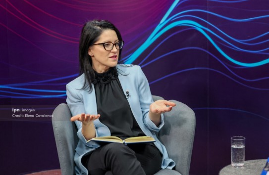 {Закрыть школы, чтобы построить ясли?} Молдавские Ведомости