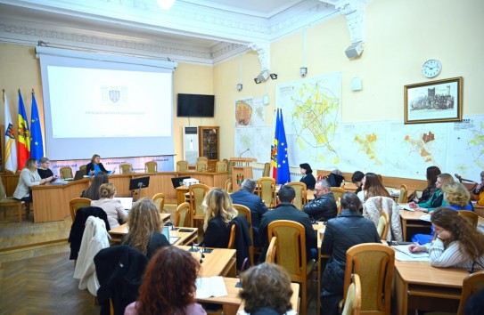 {Сотни брошенных детей и беспризорников стекаются в столицу} Молдавские Ведомости