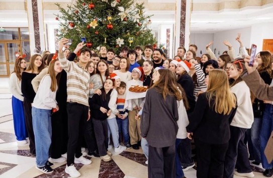 {Рождественские послания руководства страны: призыв к единству, надежде и солидарности} Молдавские Ведомости