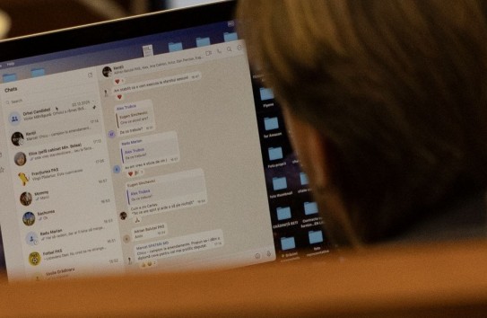 {На последнем заседании парламента депутаты обсуждали предстоящую пьянку} Молдавские Ведомости