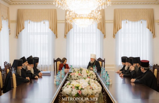 {Майя Санду встретилась с митрополитом Владимиром} Молдавские Ведомости