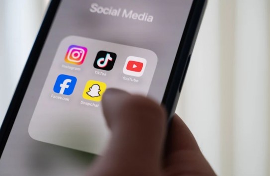 {Во Франции детям могут запретить соцсети} Молдавские Ведомости