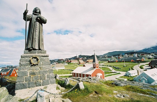 {Reuters: Белый дом обсуждал выплаты до 100 тысяч долларов каждому жителю Гренландии } Молдавские Ведомости