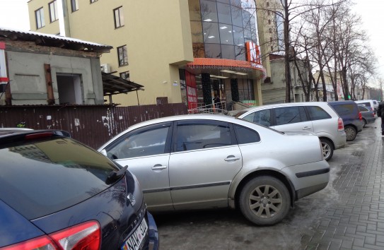 {Как живем – так и паркуемся} Молдавские Ведомости