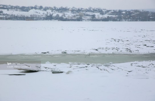 {Закон: купание в Пруте и Днестре запрещено в день Крещения} Молдавские Ведомости