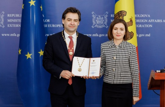 {Указ Санду о ранге посла для Попеску вызвал дипломатический скандал} Молдавские Ведомости