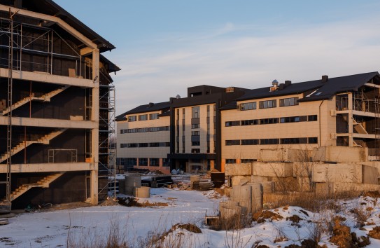 {Военный городок в Бачое обойдется в полтора миллиарда } Молдавские Ведомости