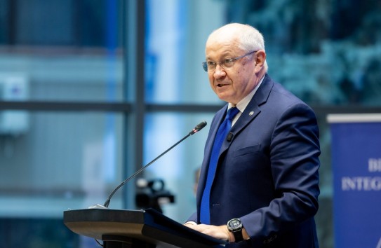 {Торговец туалетной бумагой предрек коллапс российской экономики} Молдавские Ведомости