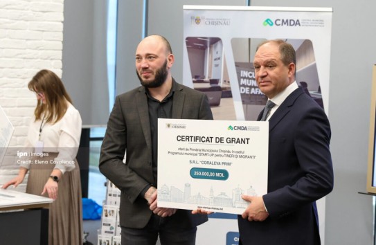 {И снова Чебан раздает гранты беженцам с Украины…} Молдавские Ведомости