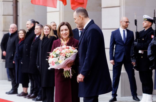 {Санду поблагодарила Польшу за то, что та помогла Молдове избавиться от российского газа} Молдавские Ведомости