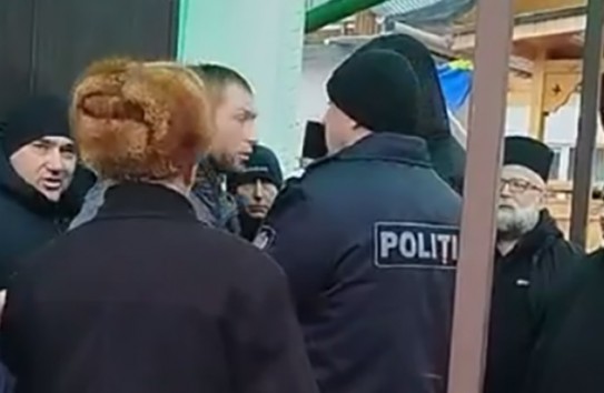 {Так называемая митрополия Бессарабии захватила храм в селе Деренеу } Молдавские Ведомости