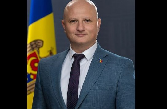 {Истратий: Это мы изменили закон, чтобы товары из ЕС не проходили контроль на таможне} Молдавские Ведомости