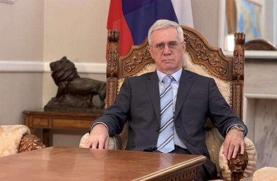 {Посол РФ в Румынии: За антироссийкой позицей Бухареста - надежда на приз при разделе Украины} Молдавские Ведомости