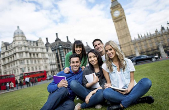 {Лондон обвиняет румын в мошенничестве со студенческими кредитами } Молдавские Ведомости