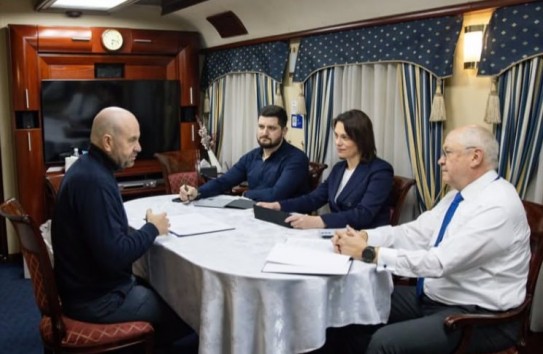 {Мунтяну договорился хранить наш газ в хранилищах Украины} Молдавские Ведомости