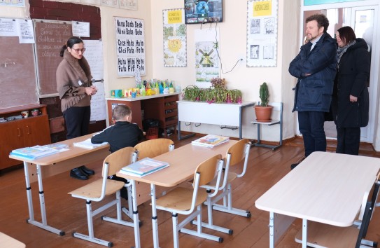 {«Барометр»: измерение «погоды» в образовании - или растрата средств?} Молдавские Ведомости