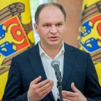 Чебан пообщался с протестантами и предлагает ввести "день молитвы"