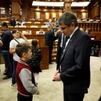 Гросу: Бросающие вызов власти могут лишиться гражданства