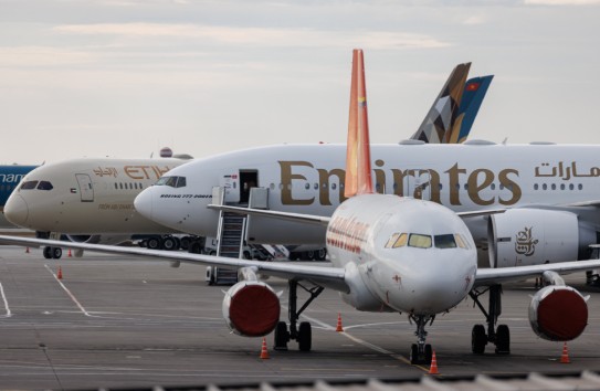 {Рейсы из Дубая прекращены из-за атаки беспилотников} Молдавские Ведомости