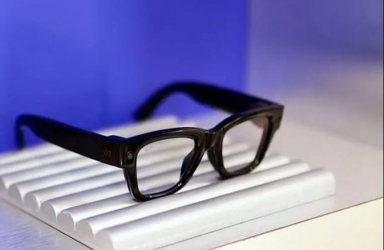 {Умные очки шпионят за вами в самые интимные моменты: изображения отправляются в Кению  } Молдавские Ведомости