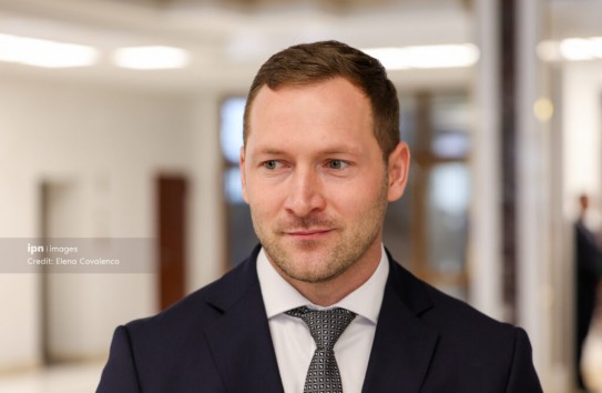 {Хаждер: Источник загрязнения остановлен, а нефтяное пятно на Днестре уменьшилось } Молдавские Ведомости