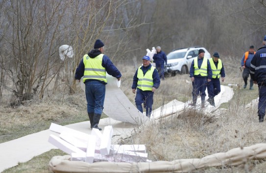 {Денис Уреке: Из кризиса на Днестре чиновники извлекли коммерческую выгоду} Молдавские Ведомости