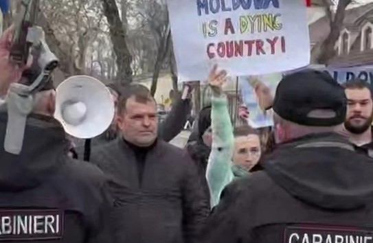 {В Молдове очерняют протестующих: За что обвиняют участников митинга возле Дворца Республики – депутат от оппозиции отправил запрос в правоохранительные органы} Молдавские Ведомости