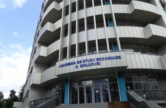 {Закон устанавливает новые условия работы агентов по недвижимости } Молдавские Ведомости