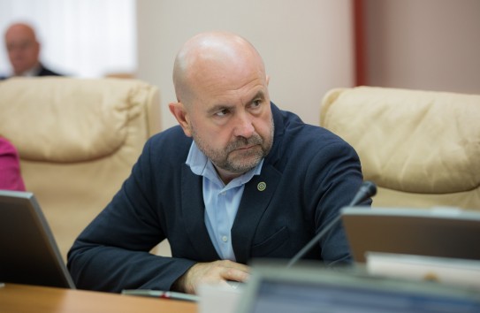 {Боля: Молдова приостановила все тендеры на инфраструктурные проекты} Молдавские Ведомости