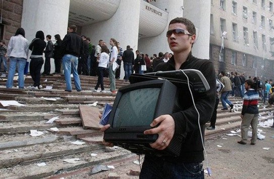 {Стояногло: Сегодня пропаганды больше, а прозрачности и плюрализма меньше, чем до 2009 года} Молдавские Ведомости