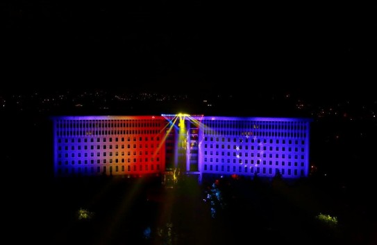 {Опрос: шесть партий прошли бы в парламент} Молдавские Ведомости