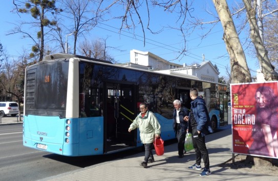 {Бесплатный общественный транспорт в столице в пасхальную ночь} Молдавские Ведомости