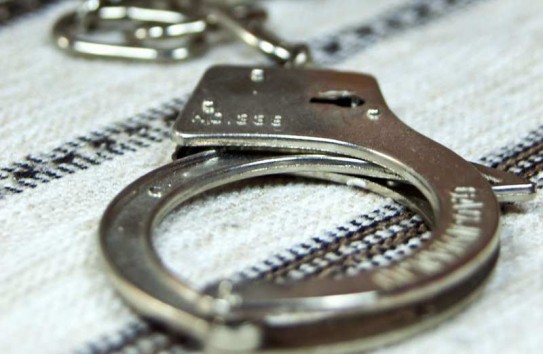 { Чиновник платил от 8 до 35 тысяч лей за то, чтобы не проводили проверок } Молдавские Ведомости