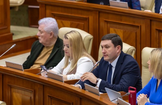 {Депутаты ПСРМ потребовали обсудить признание Дана о вмешательстве в выборы в РМ } Молдавские Ведомости