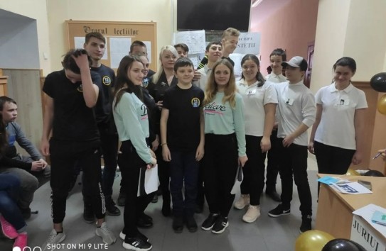 {Учебные заведения для молодежи превращаются в дома престарелых} Молдавские Ведомости