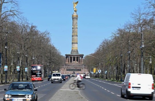 {Меркель и Мерц не придут на открытие улицы Гельмута Коля } Молдавские Ведомости