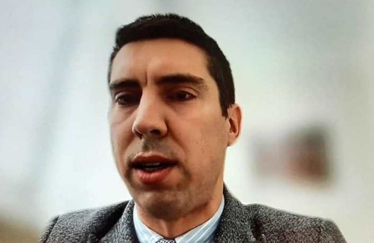 {Попшой похвалил посла в Китае, не знающего ни одного иностранного языка кроме русского} Молдавские Ведомости