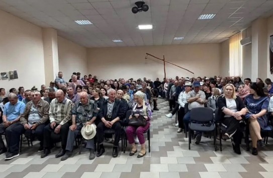 {Жители коммуны Петрешты отвергают объединение и требуют корректировки данных переписи населения} Молдавские Ведомости