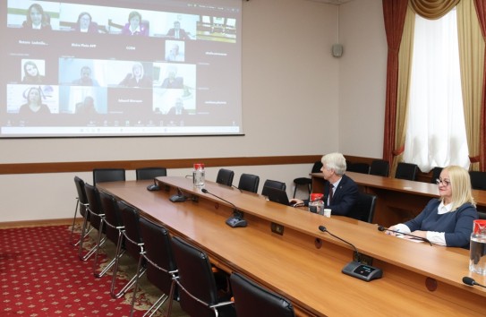 {Счетная палата обращает внимание на «опасную зависимость от внешнего финансирования»} Молдавские Ведомости