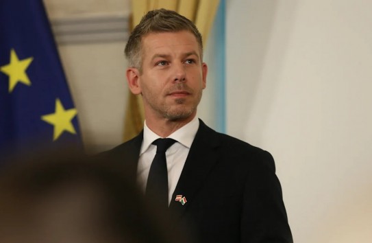 {Петер Мадьяр намерен сократить свою зарплату вдвое} Молдавские Ведомости