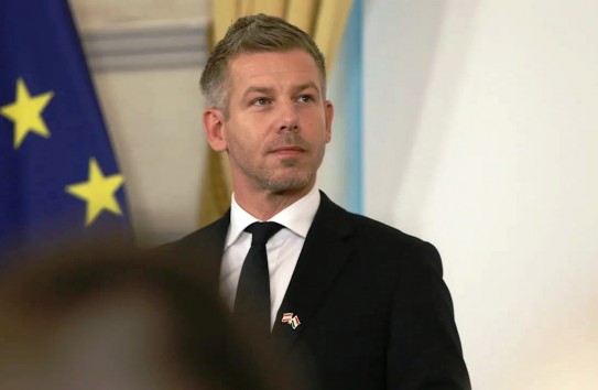 {Венгрия отказывается поставлять Украине оружие и выдвигает условия ее вступления в ЕС} Молдавские Ведомости