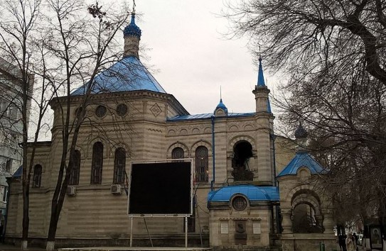 {На смену уходящего главы «Бессарабской митрополии» Петра приходит епископ Нектарий } Молдавские Ведомости