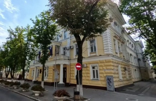 {Кому мешала мемориальная доска с информацией о побеге Котовского? } Молдавские Ведомости