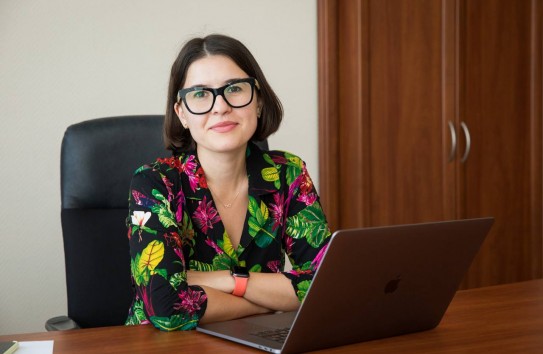 {Чубашенко: Крах мифа про "честную Санду" на фоне кумовства во власти} Молдавские Ведомости