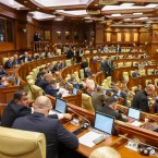 Периоды выплаты пособий по беременности и отцовству включат в пенсионный стаж