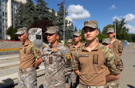 {Вагон на площади вполне заменяет филармонию} Молдавские Ведомости