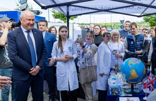 {Почему на самом деле ушел премьер Мунтяну} Молдавские Ведомости